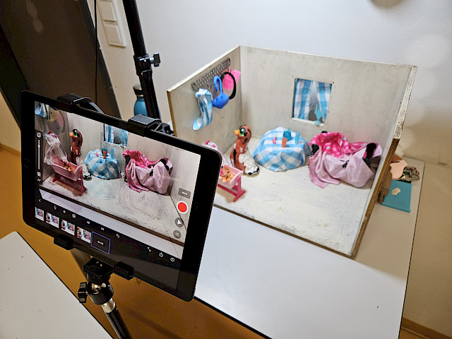 Stop-Motion-Videos (Projekt: Ei – Henne – Hahn)